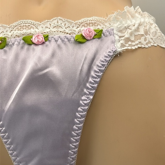 Coquette Girlie Lavender Silky‎ Satin Lace & Rosettes Feminine Thong Panties NWT - Picture 7 of 12